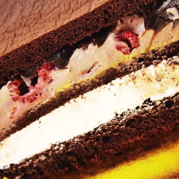 Philadelphia,ciocolata,zmeura si insertie de ciocolata